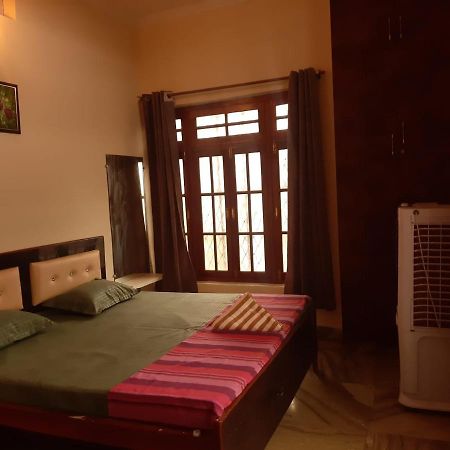 Paarijaat Homestay & Guesthouse Ayodhya Exterior photo