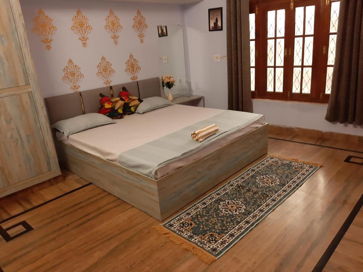 Paarijaat Homestay & Guesthouse Ayodhya Exterior photo