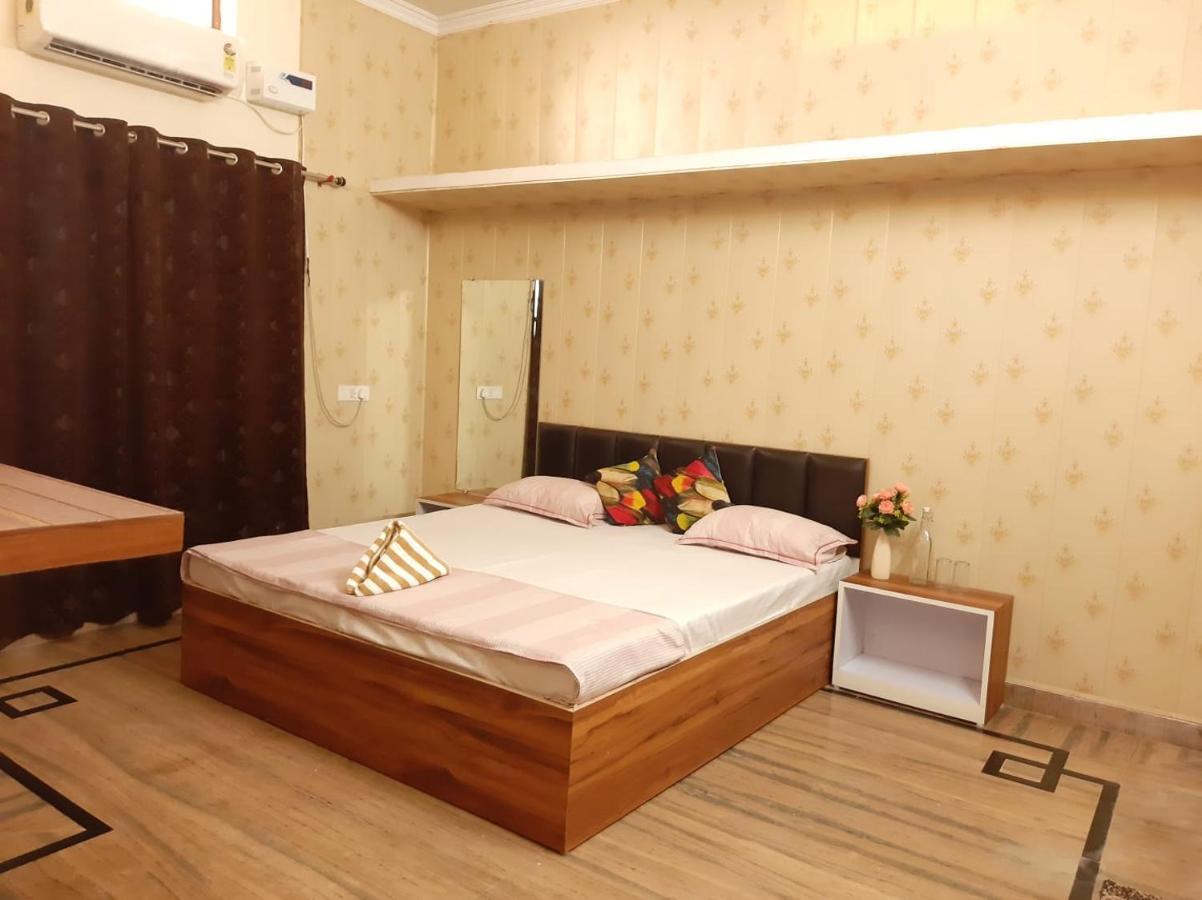 Paarijaat Homestay & Guesthouse Ayodhya Exterior photo